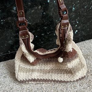 Woven shoulder bag